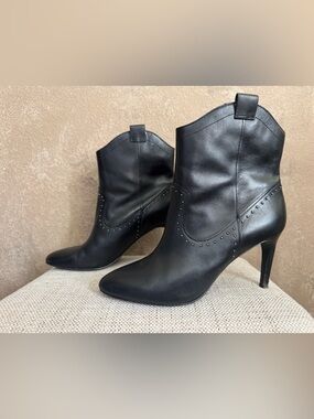 Halogen Real Leather Black Pointed-Toe Studded Leather Ankle Booties Sz 9.5